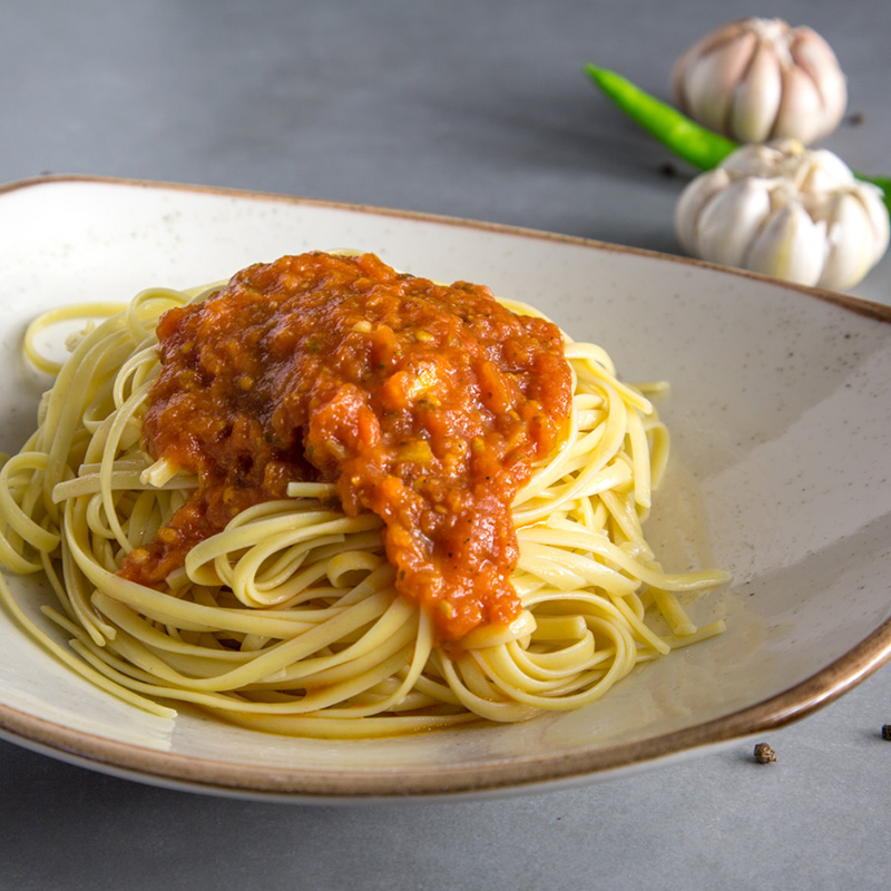Linguini_salsa_roja_Aroma